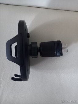 Drziak na mobil do auta - 2