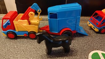 Auticka vsetko spolu - 2