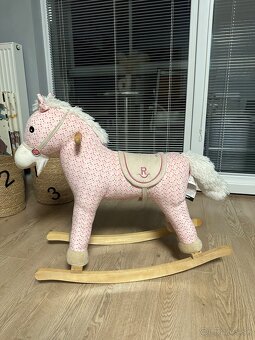 Hojdací zvukový kôň - 2