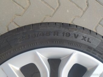 Letné pneu Continental 235/45 R19 - 2