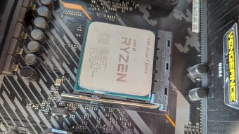 Nvidia rtx 2080 + AMD 3700x + 32GB Ram ddr4 + Maticna doska - 2
