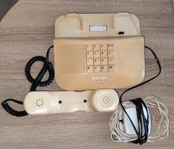 Retro pevná linka Tesla - 2