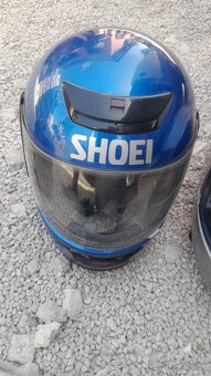 Helmy 50eur/kus, topánky 150eur - 2