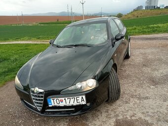 Predám Alfa Romeo 147 1.6 benzín 77kw r.v.2008 - 2
