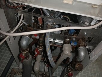 Predám zavesny kotol Protherm tiger 12kw turbo - 2