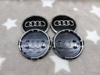 Středové krytky Audi, 61x58mm černá - 2