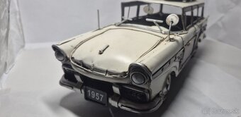 Zberateľský model 1957 Ford Woody - 2