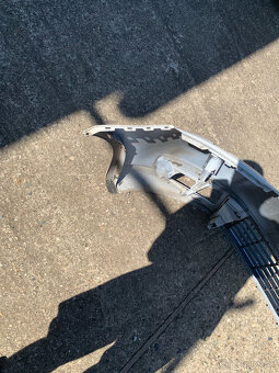 predni naraznik vw touran caddy 10-14 bily - 2