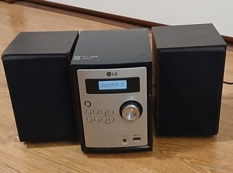 Veža s DVD PREHRÁVAČOM - 2