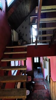 Predám poschodový rodinný dom - 2
