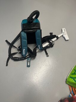 Vysavac makita aku - 2