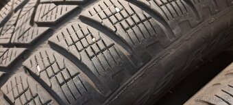 Predám 3ks jazdené zimné 235/55r18-104H Pirelli - 2