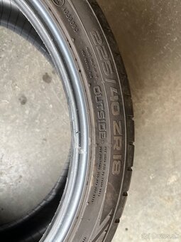 Predam 4x letné nokian 225/40 R18 - 2