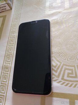 Predám IPhone 11 - 2