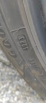Goodyear ultra grip performance + - 2