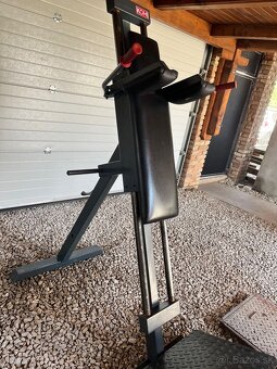 Posilnivaci stroj - Leg press - 2