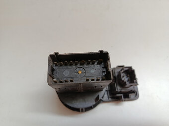 Vypínač svetiel Skoda Superb 3B0941531B 25€ - 2
