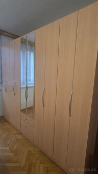 Skriňa v dobrom stave - 2