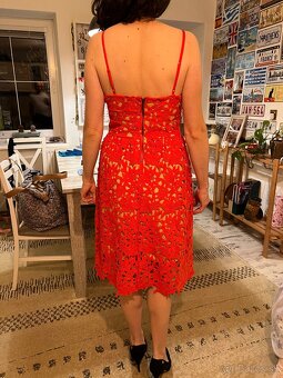 Šaty so vzorovanou čipkou - 2