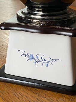 Retro mlynček na kávu - 2