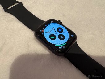 Apple Watch Series 5 44mm - 2
