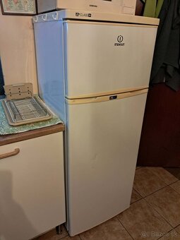 Chladnička s mrazničkou 208 Litrov A+ Indesit - 2