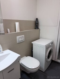 Jedinečný 1-izbový byt pod Slavínom - 2