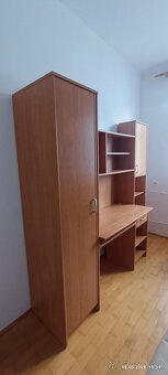 Písací stôl so skrinkou. - 2