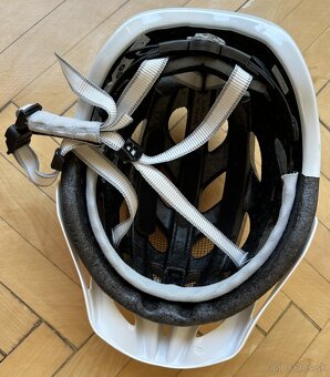 Prilba ALPINA MYTHOS 57-62 cm(M)za 17EUR - 2