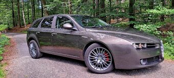 Alfa Romeo 159 - 2