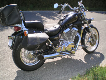 Suzuki Intruder VS 600 - 2