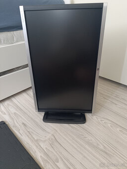 HP Compaq LA2405WG - 2