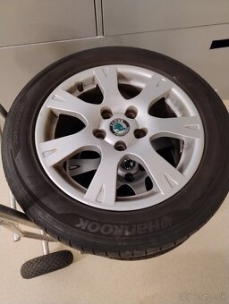 Alu disky pneumatiky r16 originálne škoda - 2