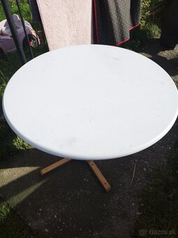 Predám jedálenský stôl - 2