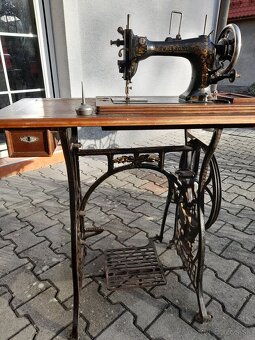 SIJACI STROJ SINGER - 2