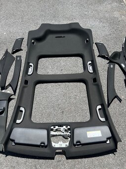 Mercedes C W205 AMG kombi černý interiér stropnice - 2