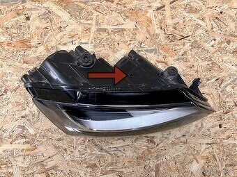 Predné pravé svetlo na Volkswagen Jetta - 2