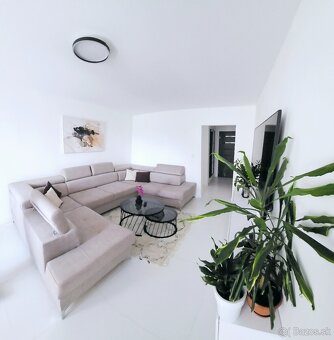 Dlhodobý prenájom – 3-izbový byt s loggiou na Třebičskej - 2