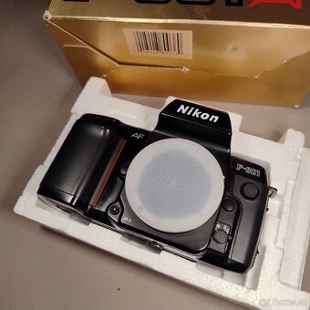 Nikon F-801 + popruh - plne funkčný - 2