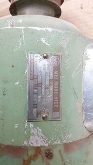 Predám elektromotor 180w,690ot/min - 2