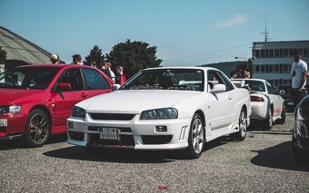 Nissan Skyline R34 - náhradné diely - 2