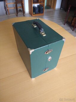 Kufríkový gramofón na kľuku Polyphon - 2