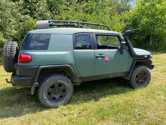 Toyota FJ Cruiser - 2