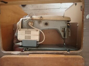 Darujem skriňu a šijací stroj - 2