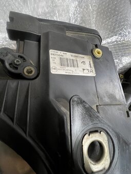 Predne svetlo prave Bi-xenon vw Passat b6 3c0941752k - 2