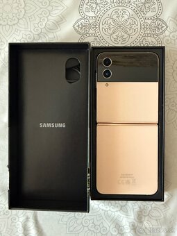 SAMSUNG GALAXY Z FLIP - 2
