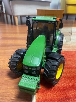 Bruder traktor John Deere a vlečka Joskin - 2
