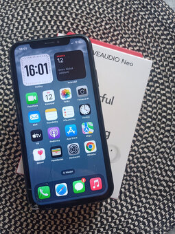 Apple iPhone XR 64GB plus sluchátka - 2