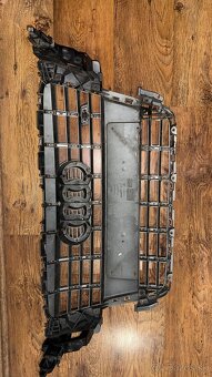 Predám mriežku/grill/prednú masku Audi A5 - 2