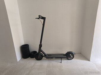 El kolobezka Xiaomi Mi Scooter M365 - 2